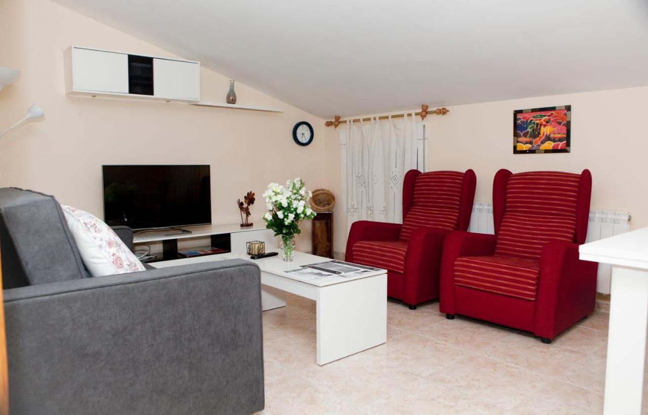 Apartamentos La Relojera 2 자란딜라데라베라 외부 사진