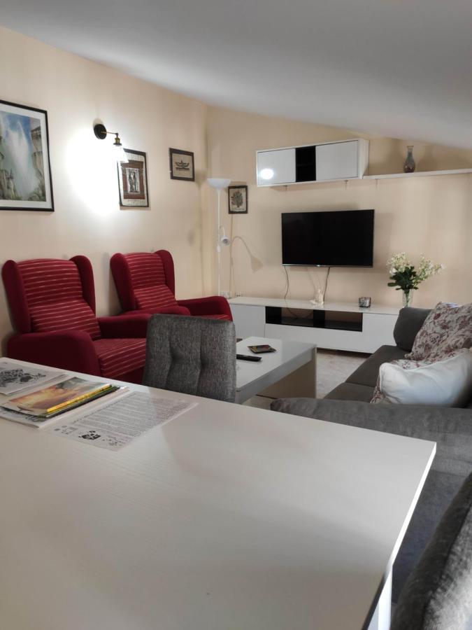 Apartamentos La Relojera 2 자란딜라데라베라 외부 사진